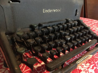 Pisalni stroj UNDERWOOD