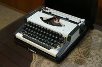 Pisalni stroj Unis TBM s kovčkom in originalnim ključem
