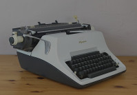 Pisarni stroj OLYMPIA
