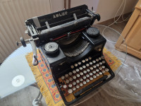 Starinski pisalni stroj ADLER – original, cca 1930