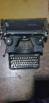 Starinski pisalni stroj olivetti M40 prodam