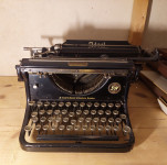 Starinski pisalni stroj