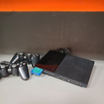 Igralna konzula Playstation 2 + DARILO