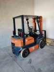 Bencinski viličar Toyota 1500 kg