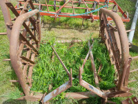 Brana, klinasta, česalo