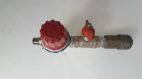 Regulacijski ventil tlaka za komresor z hitro spojko