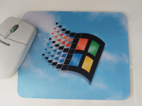 WINDOWS 98 - RETRO NERABLJENA PODLOGA ZA MIŠKO