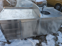 DELOVNI PULT Z 3x VRATA ,3x PREDAL IN POMIVALNIM KORITOM - INOX