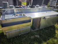 NEUTRALNI DELOVNI TOČILNI PULT - ŠANK Z VRATI  － 245 cm