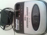 Univerzalni polnilec Energizer