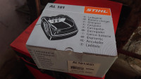 Stihl AL 101, polnilec
