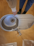 Pomivalno korito s pipo