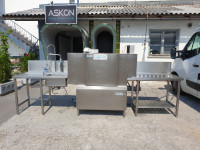 Linijski pomivalni stroj Winterhalter STR