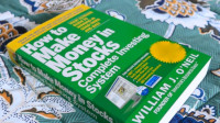 Knjiga How to Make Money in Stocks by William J. O'Neil + DVD