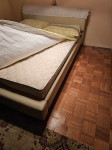 Komplet postelja 160 x 200, ledveno dno, jogi, vzglavniki, posteljnina