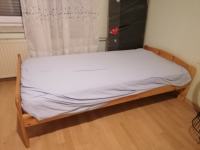 Lesena postelja z ortopedskim jogijem