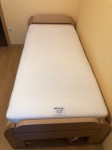 Masivna postelja sirine 90cm