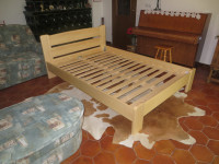 postelja 180 x 210 220 cm, masvni les smreka