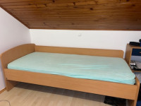 Postelja: 206x96x72, lezisce 200x90