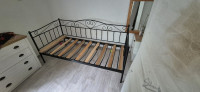 postelja železna