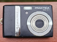 Praktica DCZ 12.1 digitalni fotoaparat Delujočem stanju  Cena 10€ Ljub