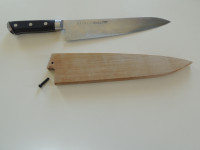 Korin profesionalni japonski kuhinjski nož v leseni zaščiti