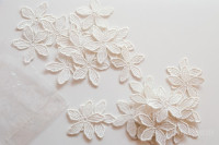 Rožice iz čipke, 32 kom