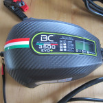 Prodam nov polnilec BC 3500 EVO+ CARBON 12V – 3.5A Digital/LCD