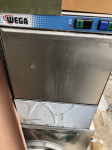 pomivalni stroj za kozarce