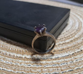 Srebrni prstan (925) ljubičasti cirkon