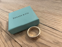 Tiffany & co čisto srebro -- premer 2,3 cm