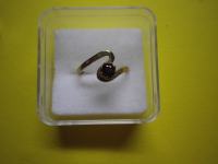 Zlat ženski prstan z rubinčkom, 14 karatov, 585, 2,3 grama