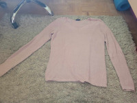 Tanjši pulover roza barve z bleščicam