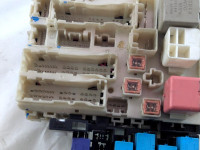 82730-42011 CENTRALINA FUSIBILIERA SCATOLA FUSIBILI RELE TOYOTA RAV 4