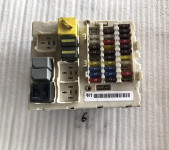 FOCUS računalnik varovalk box 2M5T14A073BD varovalke