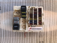 FOCUS računalnik varovalk box 2M5T14A073BE varovalke