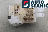 Ohišje varovalk TOYOTA AURIS | OEM: 8273012X81