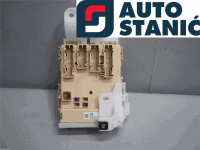 Ohišje varovalk TOYOTA AURIS | OEM: 8273012X81 (2ZRFXE) (906W212)