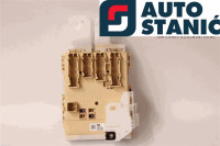 Ohišje varovalk TOYOTA AURIS | OEM: 8273012X81 (2ZR-FXE)