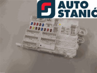 Ohišje varovalk TOYOTA HILUX | OEM: 827300K060 (2KD-FTV) (5F)