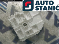 Ohišje varovalk TOYOTA RAV4 XA20 | OEM: 8272142040