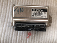 Hyundai Getz motorni računalnik 9030930895 ECU
