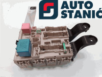 Ohišje varovalk TOYOTA AVENSIS | OEM: 8273005E20 (2ZR-FAE)