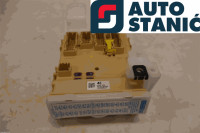 Ohišje varovalk TOYOTA RAV4 XA40 | OEM: 8273042750 (3ZR-FAE)