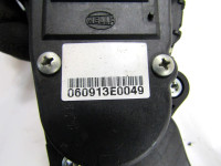 PEDALI OEM N. 327004D000 ORIGINAL REZERVNI DEL KIA CARNIVAL VQ MK2 (20