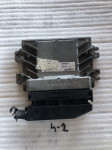 Renault Kangoo II CLIO motorni računalnik ECU 8200396037