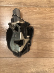 serija 7 e65 e66 Soft Close sprednja desna ključavnica 7028908