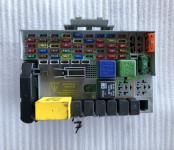 škatla varovalk OPEL 24412497 box varovalke rele