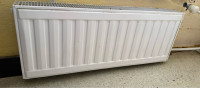 Novejši radiator dimenzije 80 cm dolžina x 30 cm višina