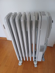 Električni oljni radiator DeLonghi